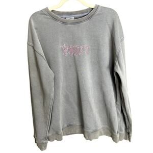 Billy Bones Club Embroidered Grey Men Crewneck Sweatshirt Sz L Y2K Street Grunge